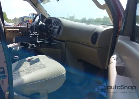 2006 Ford E-250 Commercial/Recreational from USA, damaged, VIN 1FDNE24L06HB26825